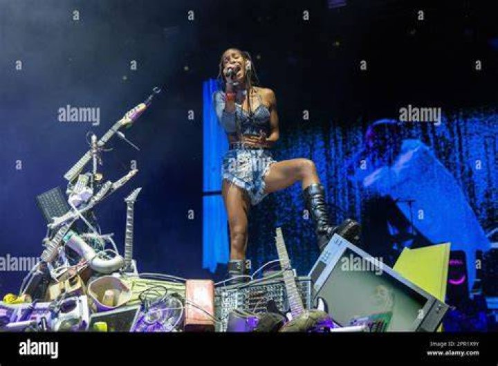Willow Smith Performing