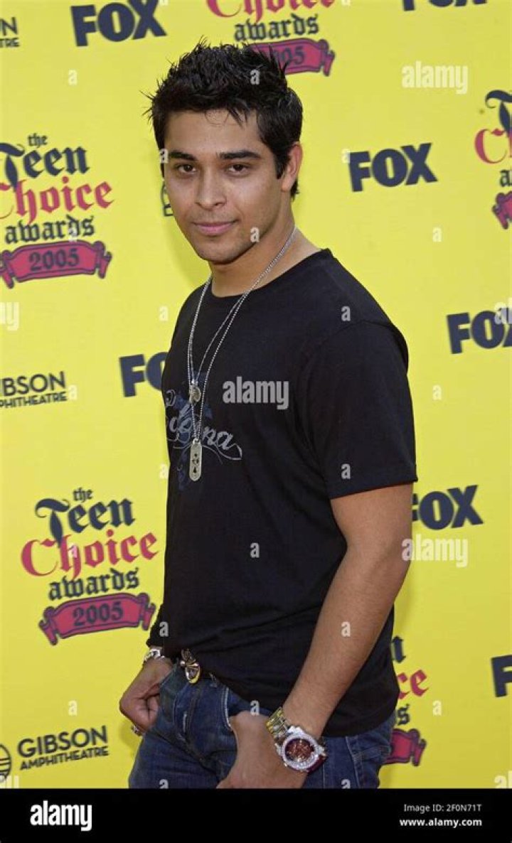 Wilmer-Valderrama-teen-choice-awards-2015