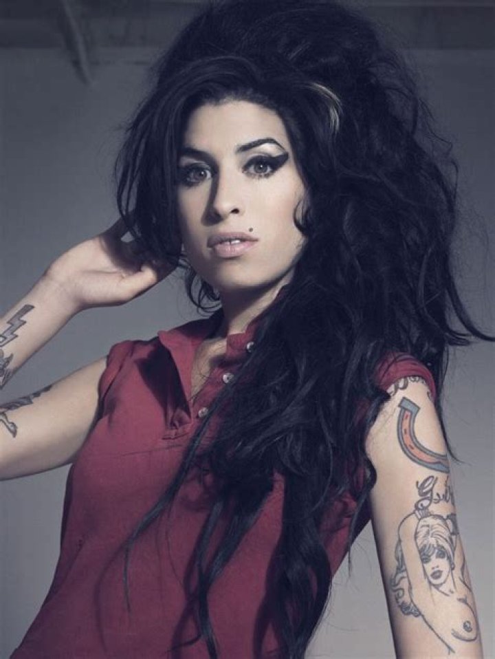 072611_winehouse_spl300951_016