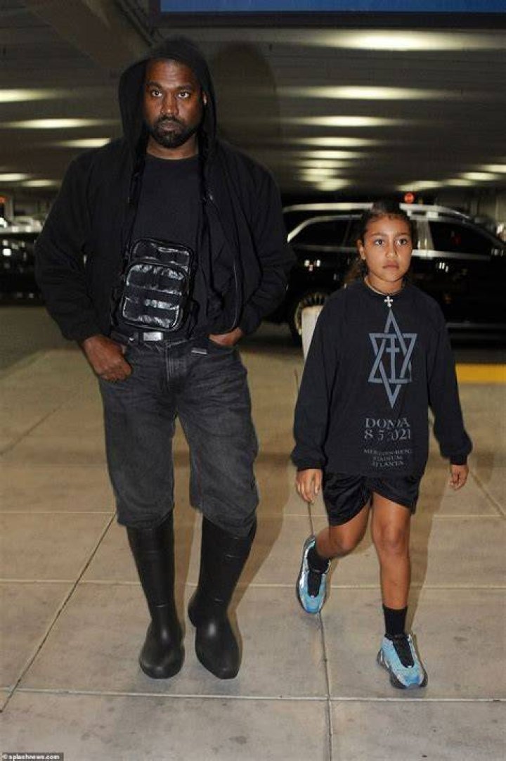 Ye is seen picking up daughter North from basketball practice on day of court decision & then head to the mall for some daddy daughter time together. Pictured: Ye,Kanye West,North West Ref: SPL5506635 291122 NON-EXCLUSIVE Picture by: SplashNews.com Splash News and Pictures USA: +1 310-525-5808 London: +44 (0)20 8126 1009 Berlin: +49 175 3764 166 World Rights
