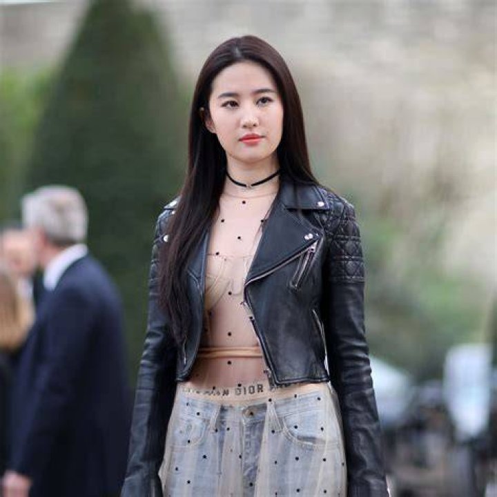 Yifei Liu