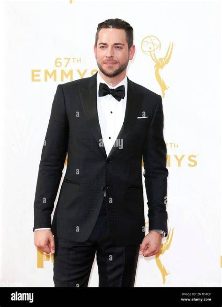 zachary-levi-2015-emmy-awards-mens-fashion