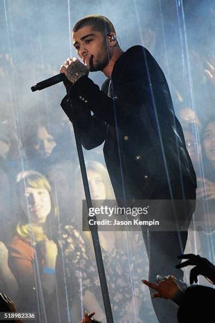 zayn-malik-iheartradio-awards-ftr